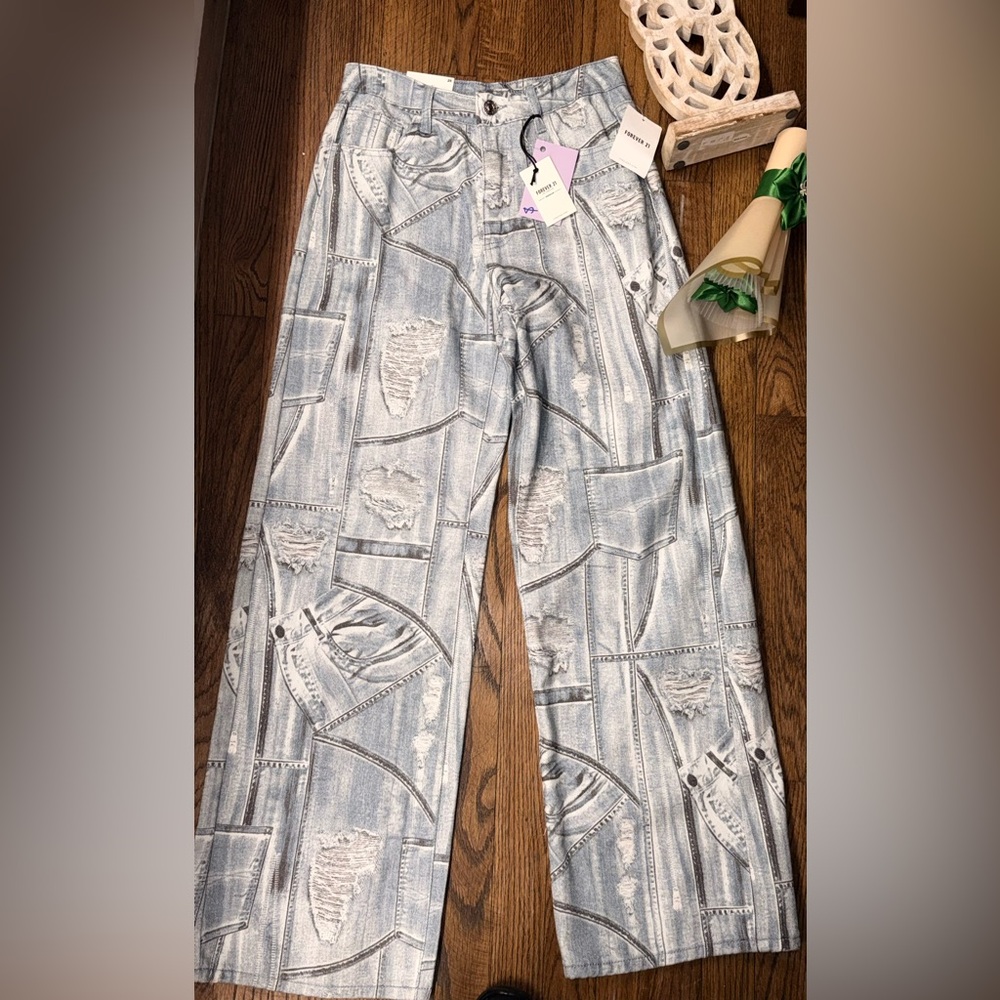 Forever 21 Light Gray Distressed Men Jeans
